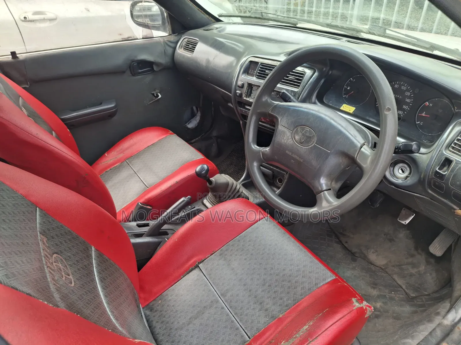 Toyota Corolla 1999 White