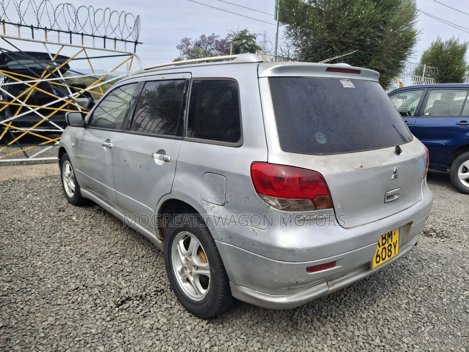 Mitsubishi Airtrek 2003 Silver