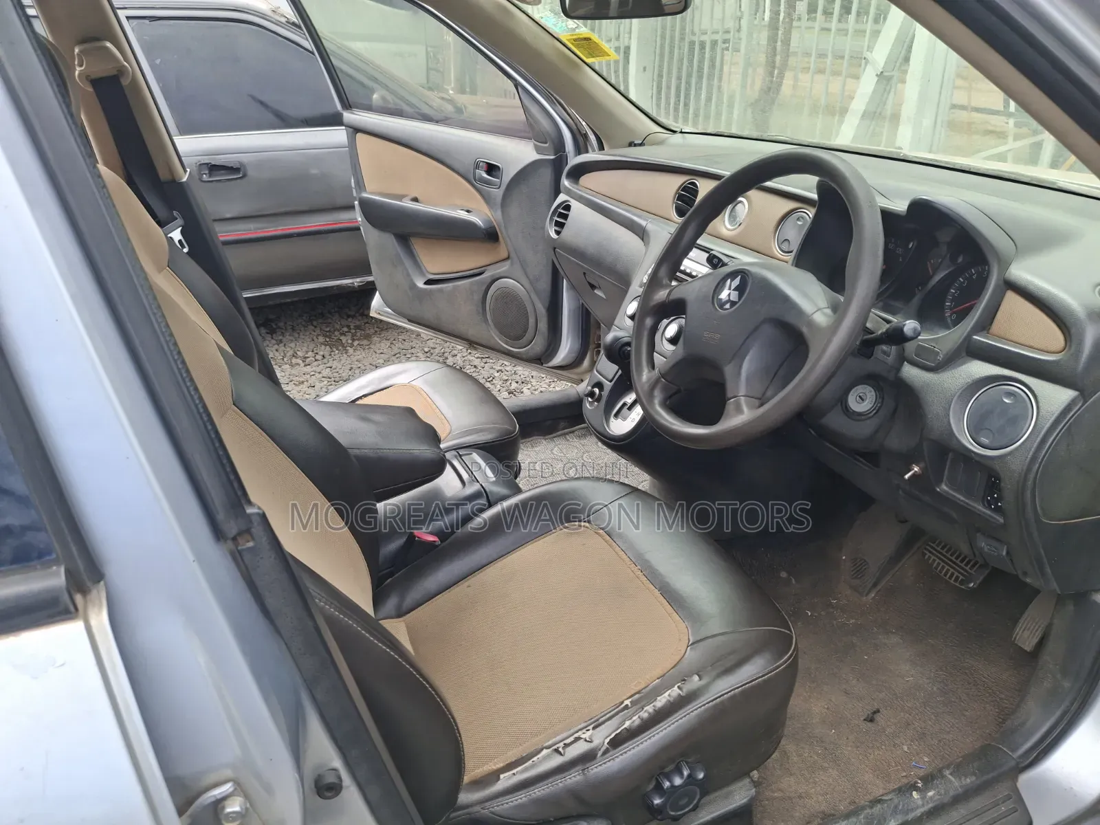 Mitsubishi Airtrek 2003 Silver