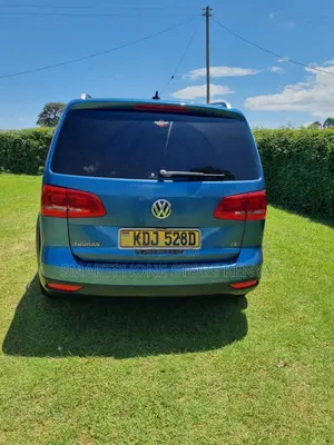 Volkswagen Touran 2015 Blue