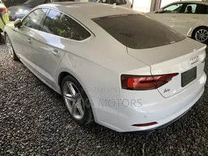 Audi A5 2.0T Premium AWD quattro Coupe 2019 Off white