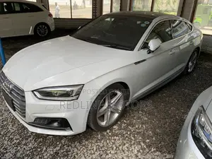 Audi A5 2.0T Premium AWD quattro Coupe 2019 Off white