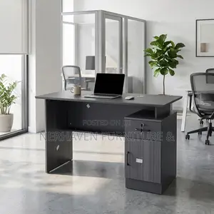 Executive 1.4m Desk – Stylish Professional Office Table