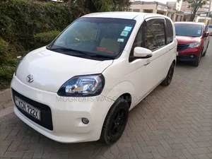 Toyota Porte 2010 White