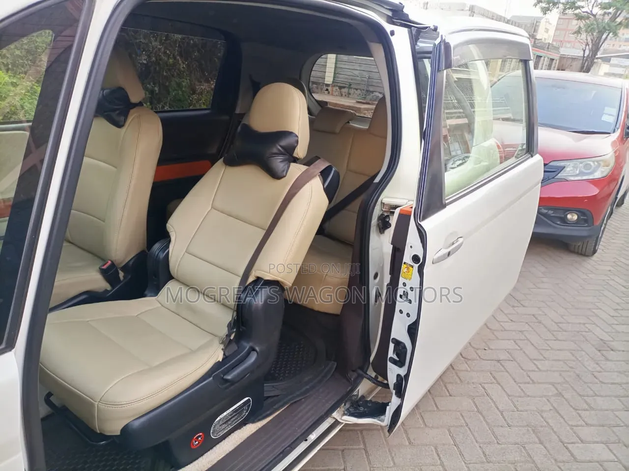 Toyota Porte 2010 White