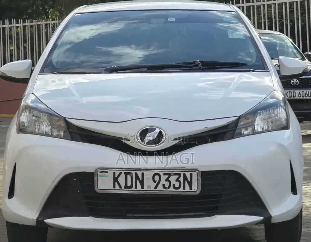Toyota Vitz 2016 White