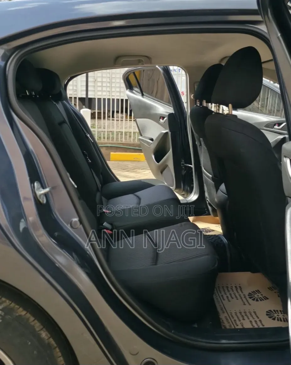 Mazda Axela SV Premium 2014 Gray
