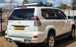 Toyota Land Cruiser 2008 White