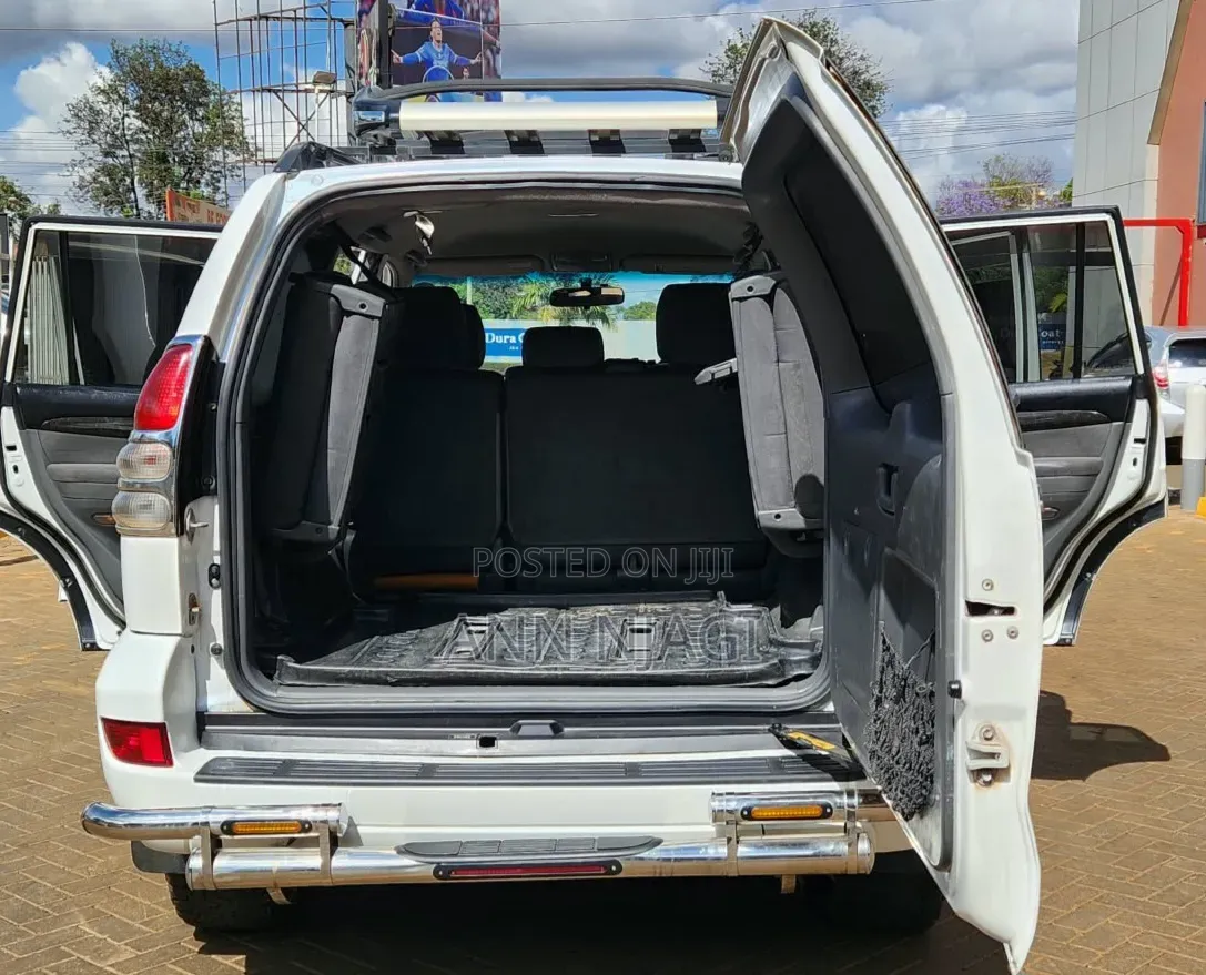 Toyota Land Cruiser 2008 White