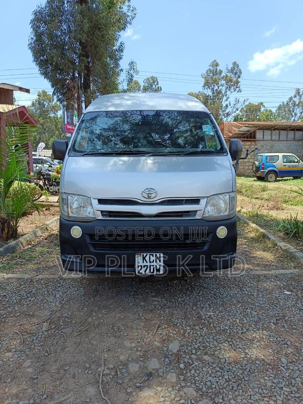 Toyota HiAce 2011 Silver