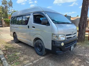 Toyota HiAce 2011 Silver