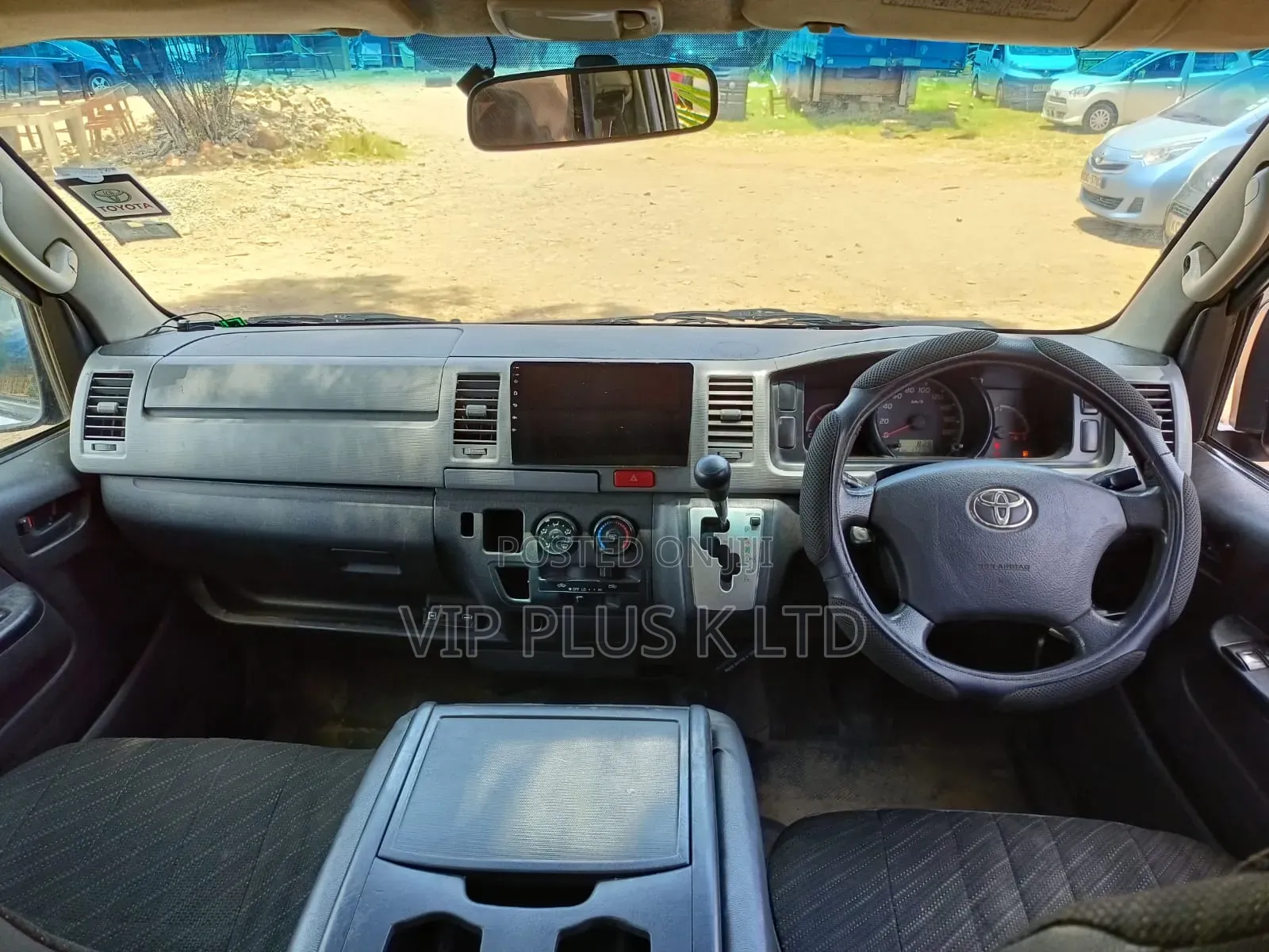 Toyota HiAce 2011 Silver
