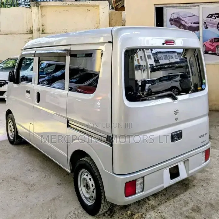 Suzuki Every 2019 White