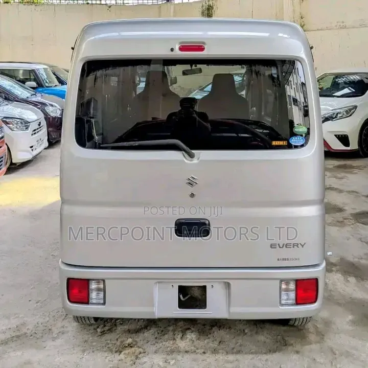 Suzuki Every 2019 White