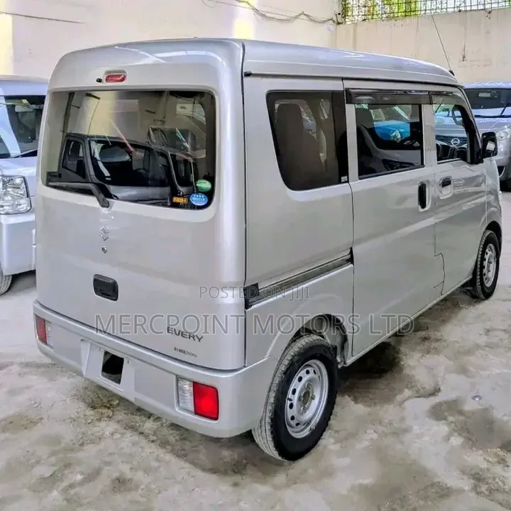 Suzuki Every 2019 White