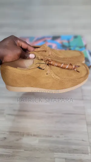Clarks Wallabee Low Cut