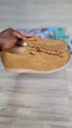 Clarks Wallabee Low Cut