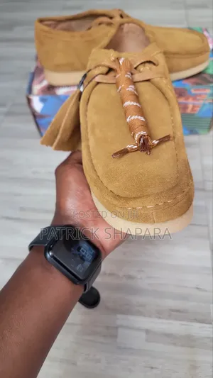 Clarks Wallabee Low Cut