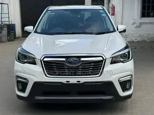 Subaru Forester Base AWD 2019 White