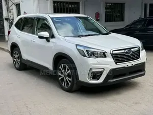 Subaru Forester Base AWD 2019 White