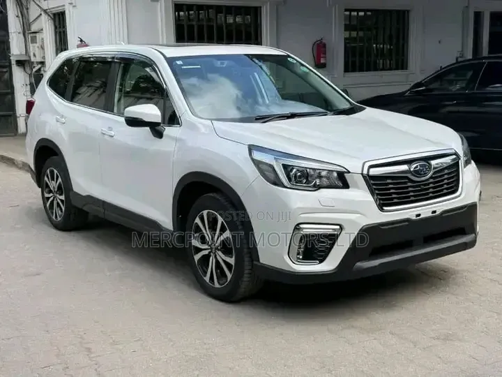 Subaru Forester Base AWD 2019 White