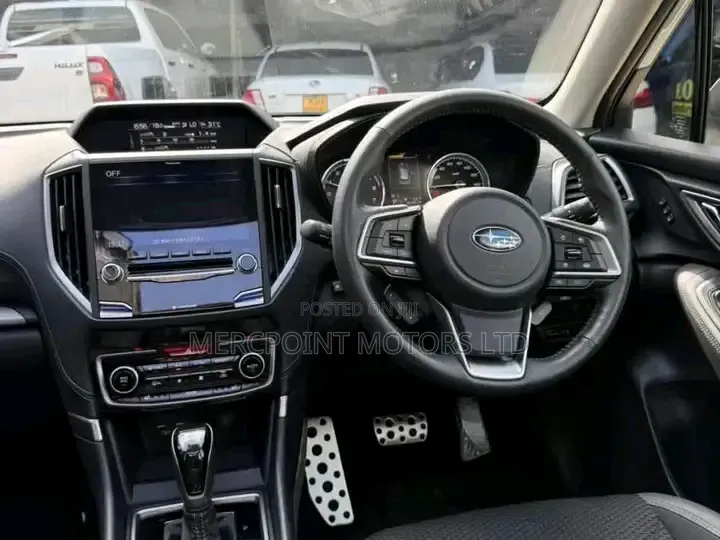 Subaru Forester Base AWD 2019 White