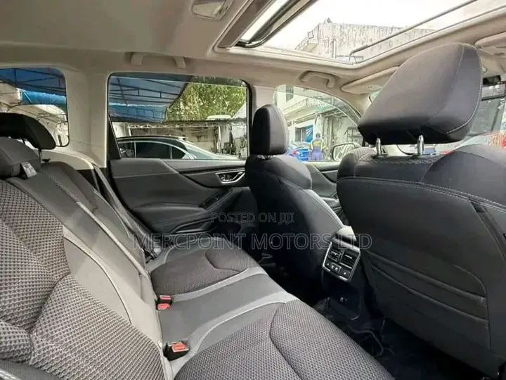 Subaru Forester Base AWD 2019 White