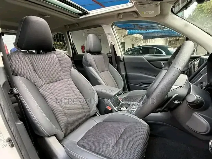 Subaru Forester Base AWD 2019 White