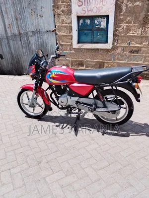 Bajaj Boxer 125 2025 Red