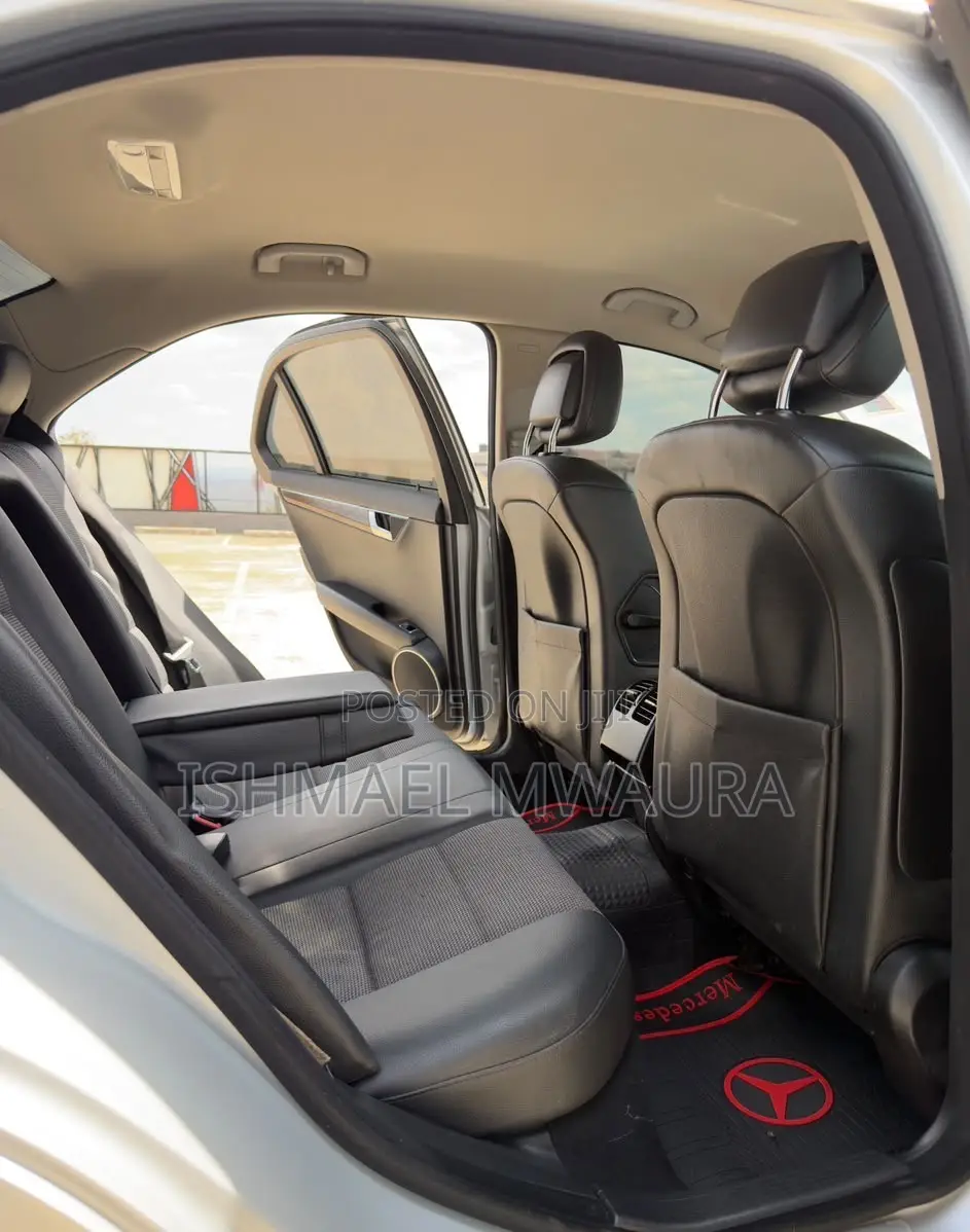 Mercedes-Benz C200 2009 Silver
