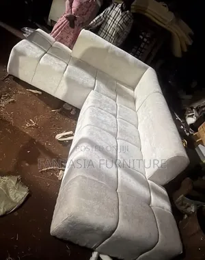 7 Seater White Velvet Bubble Sofa