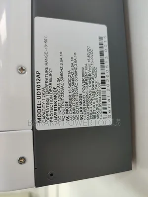 1.2kVA Low-Frequency Hybrid Solar Inverter.