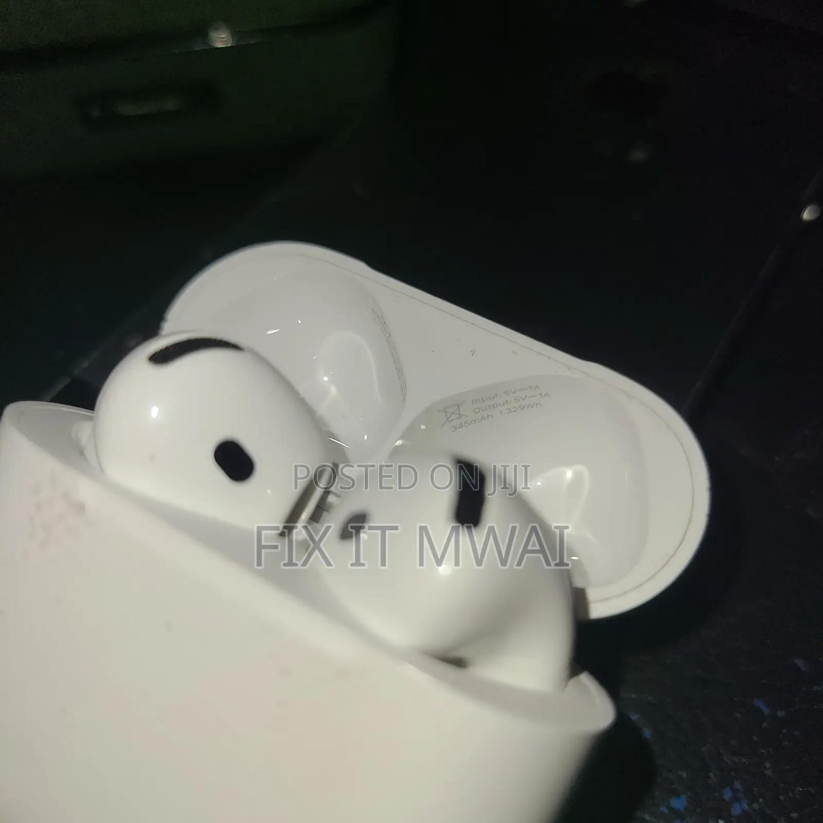 AirPods 4 ANC