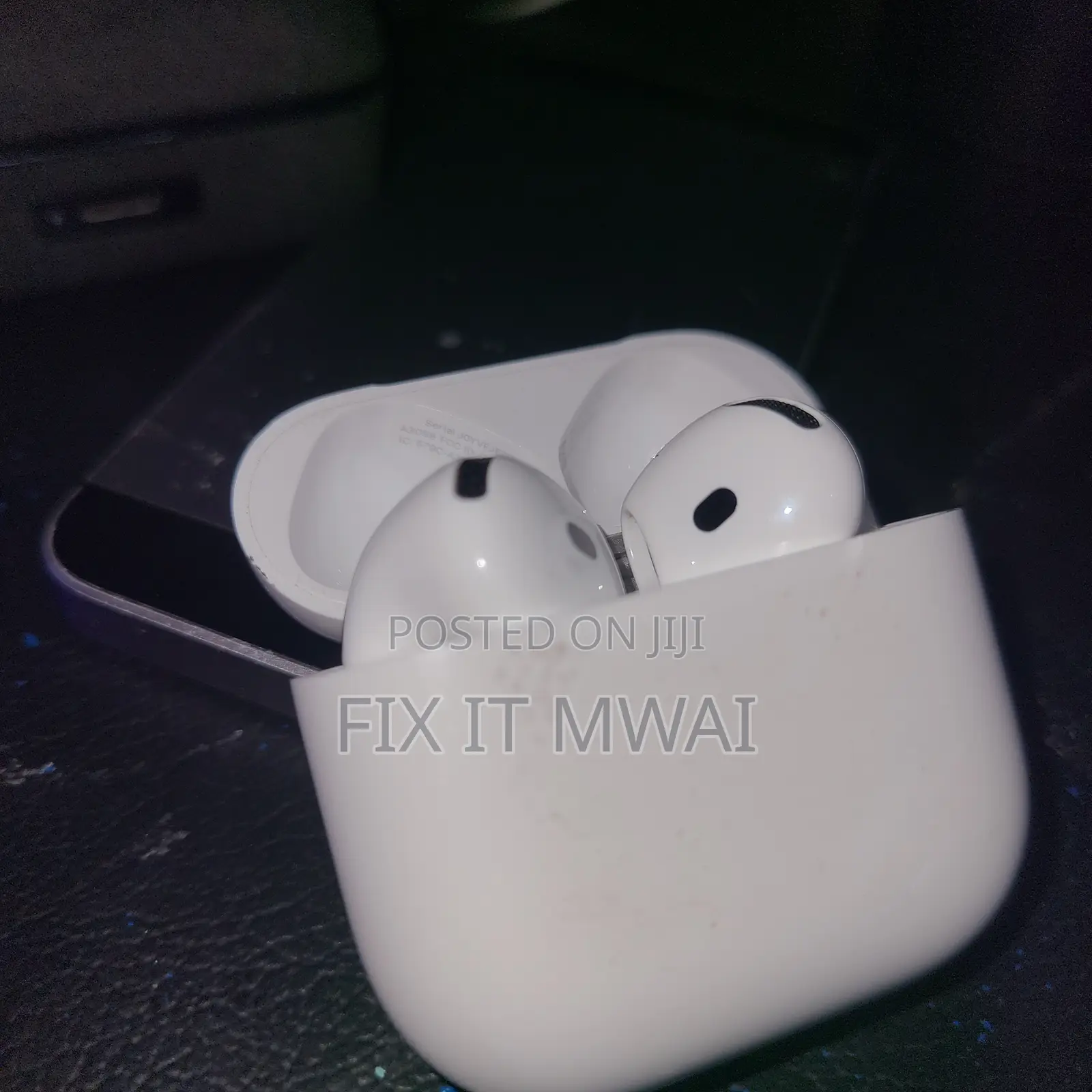 AirPods 4 ANC