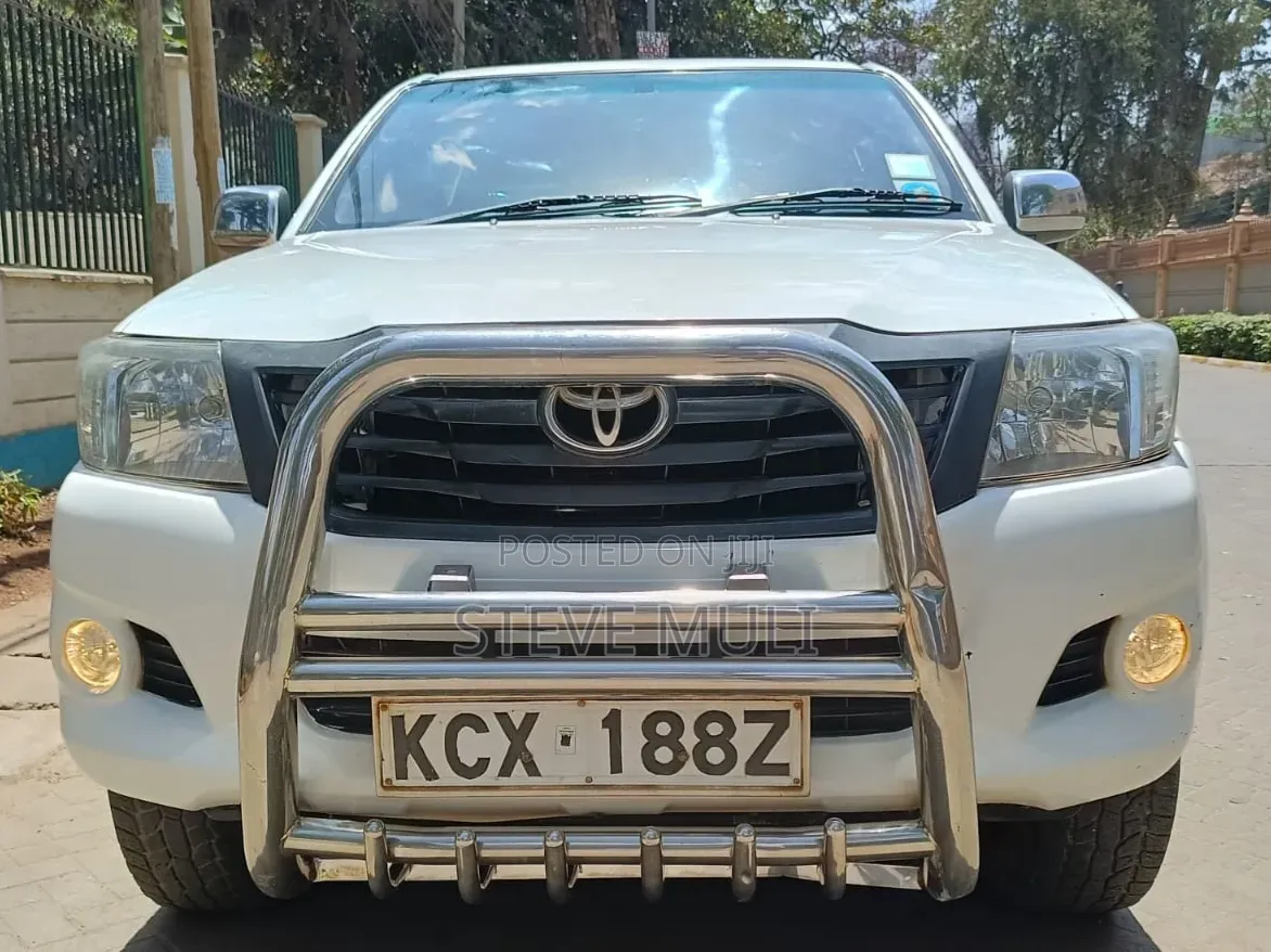 Toyota Hilux 2015 White