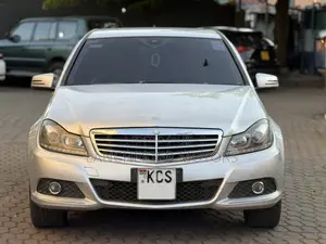Mercedes-Benz C200 2011 Silver