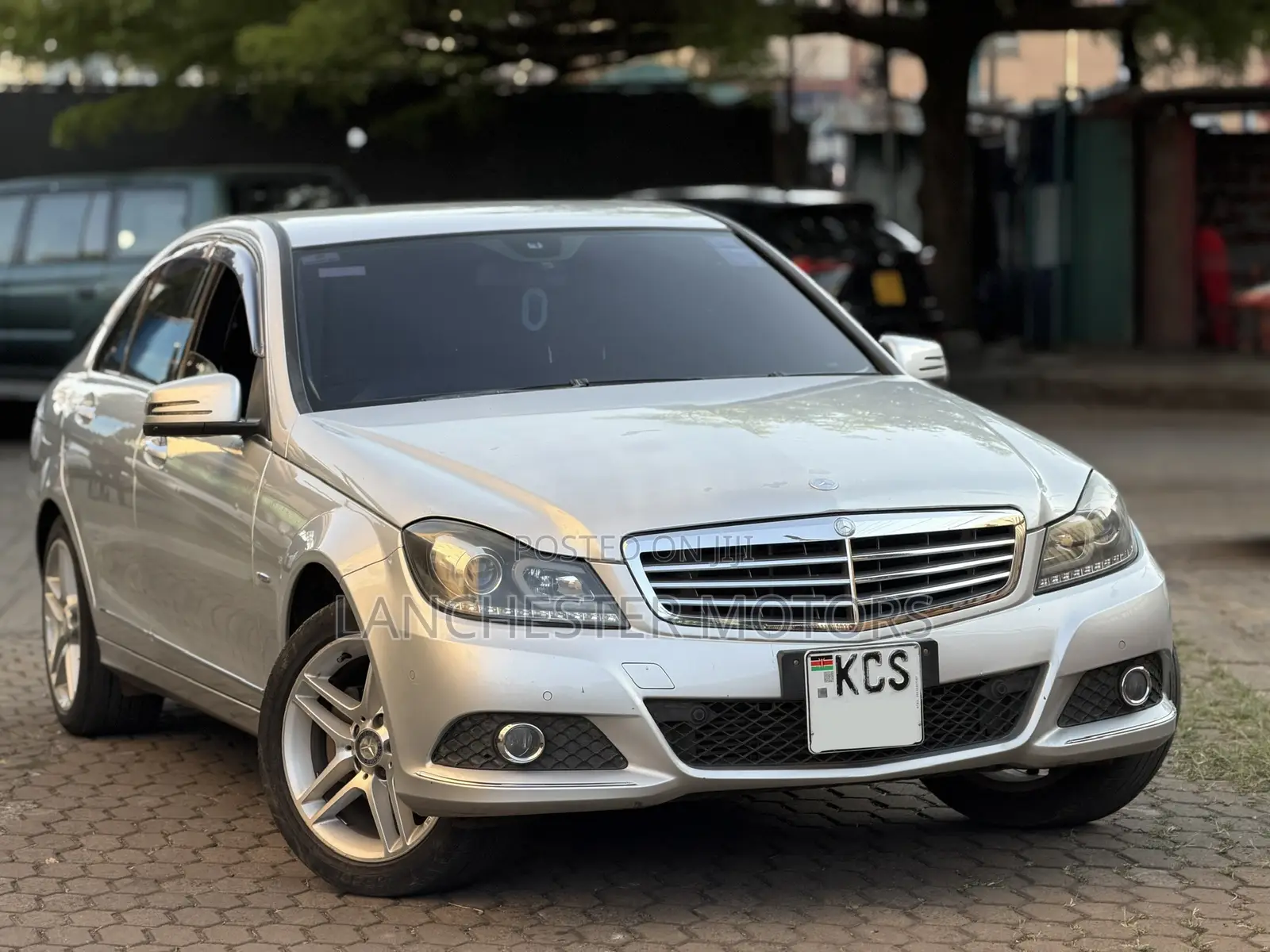 Mercedes-Benz C200 2011 Silver