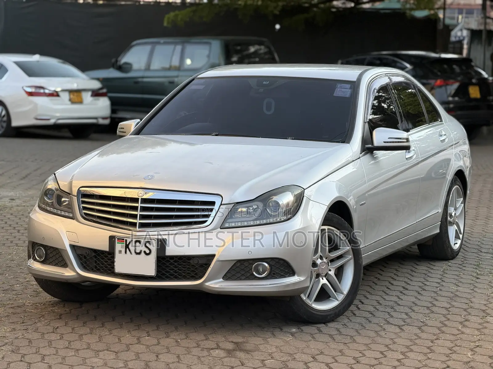 Mercedes-Benz C200 2011 Silver