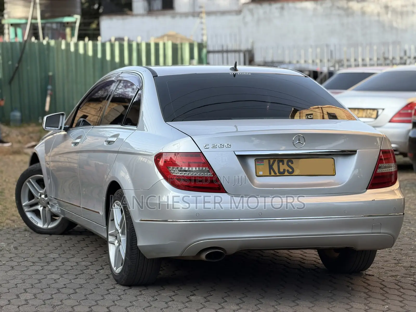 Mercedes-Benz C200 2011 Silver