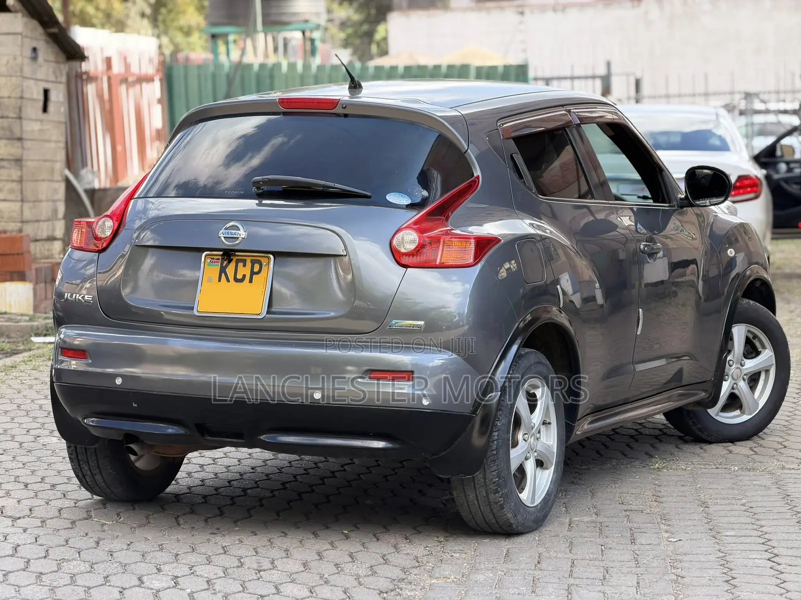 Nissan Juke 2011 Gray