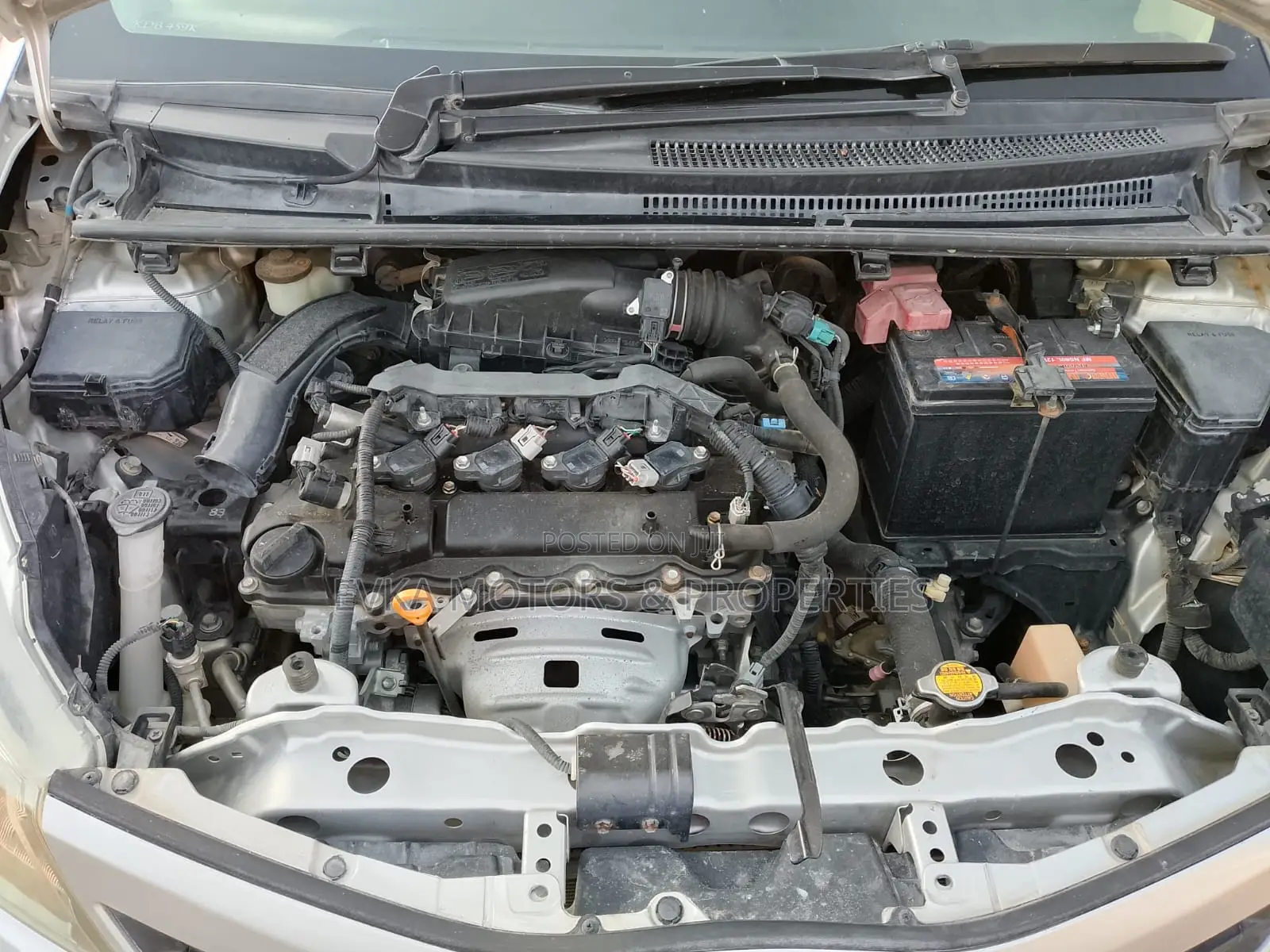 Toyota Vitz 2014 Silver