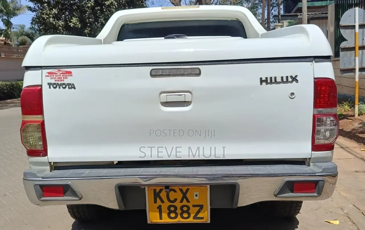 Toyota Hilux 2015 White