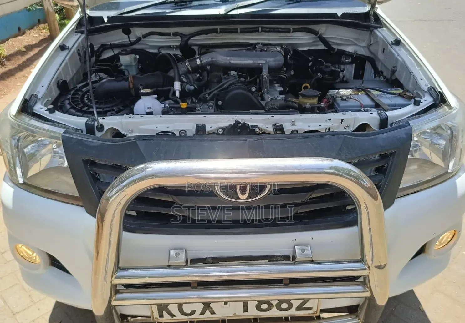 Toyota Hilux 2015 White