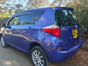 Toyota Ractis 2011 Blue