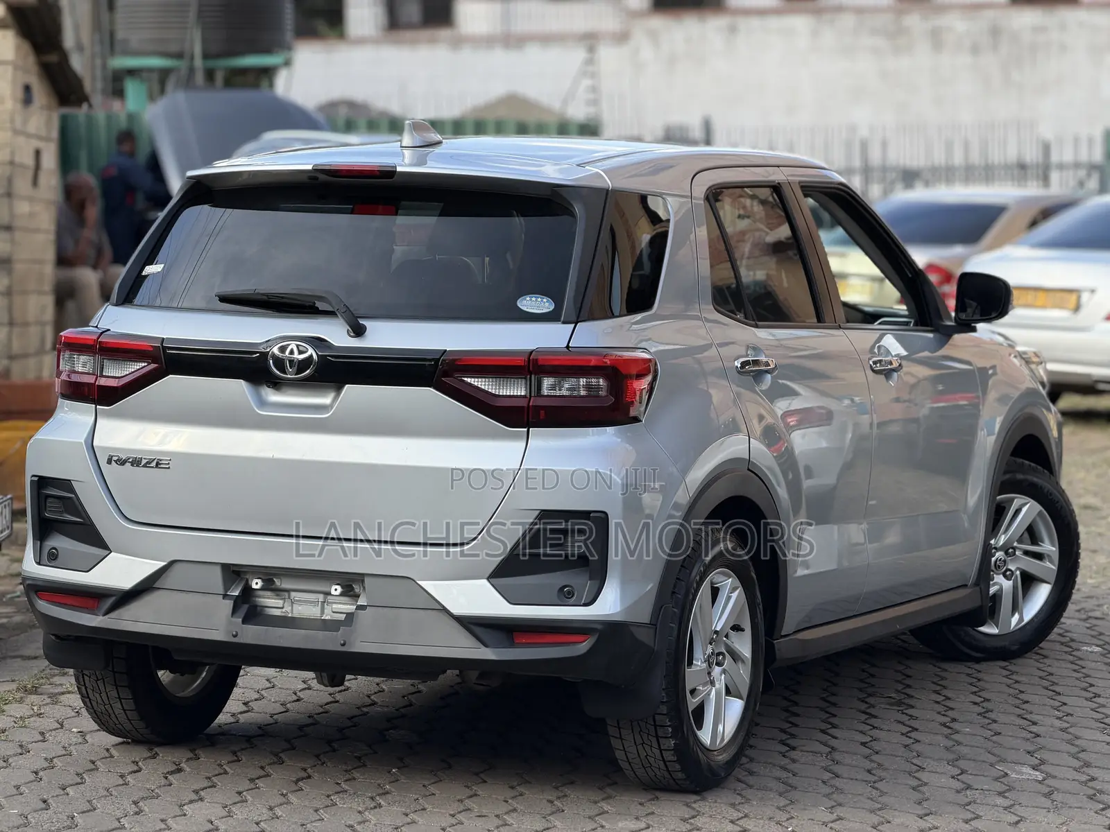Toyota Raize 1.0 AWD 2019 Silver