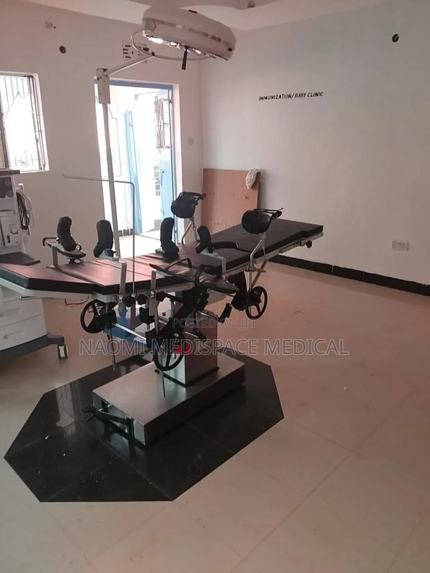 Heavy Duty, Durable Construction, Hydraulic Theatre Operating Table - main view