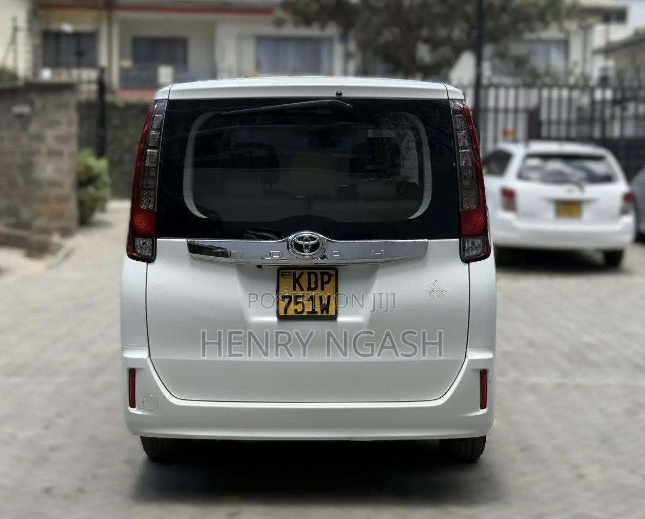 Toyota Noah 2017 White