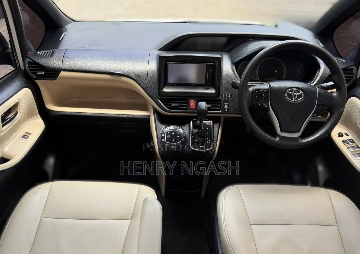 Toyota Noah 2017 White