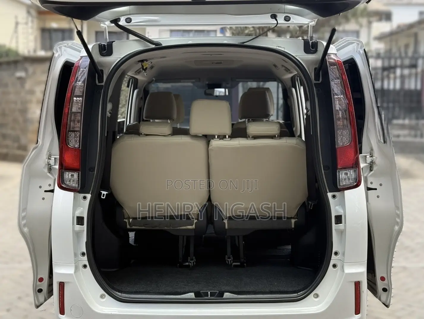 Toyota Noah 2017 White