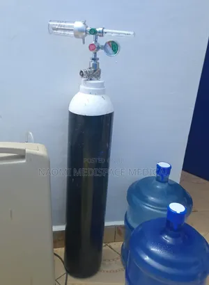 Top Flow 1.36m3 Oxygen Cylinder Complete With Regulator, Flowmeter,Key